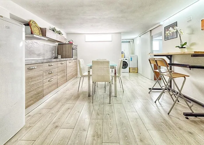 Cozy Basement Apartment Navigli